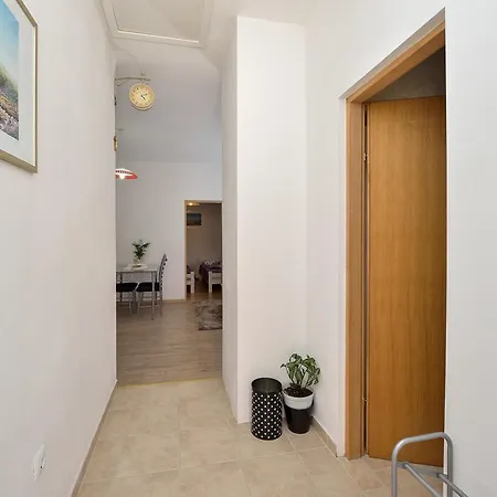 Apartment Lucana